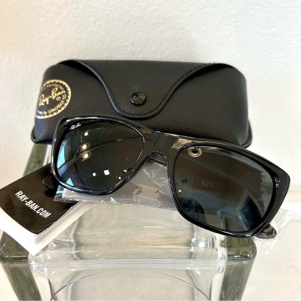 Ray-Ban Sunglasses 4154 RB - Black Frame, Gray Lense, Unisex